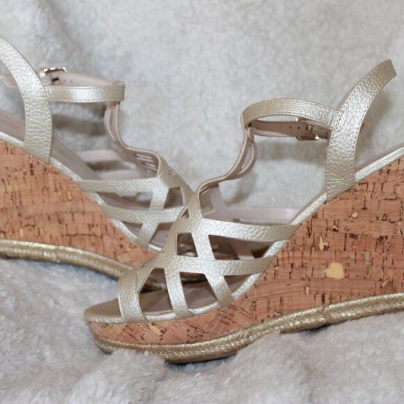 🌟Gold platform wedge  sandals size 11 - Picture 3 of 5